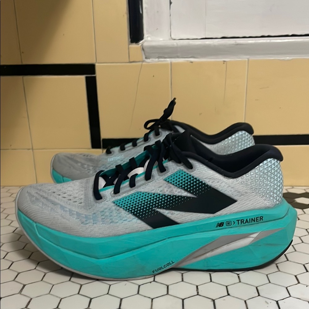 Teal New Balance Supercomp trainer v3 running sneakers in 9.5 w or 8 m